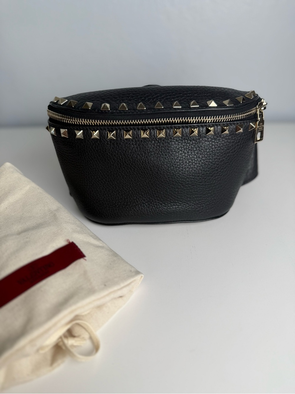 Valentino Garavani Rockstud Grainy Leather Belt Bag